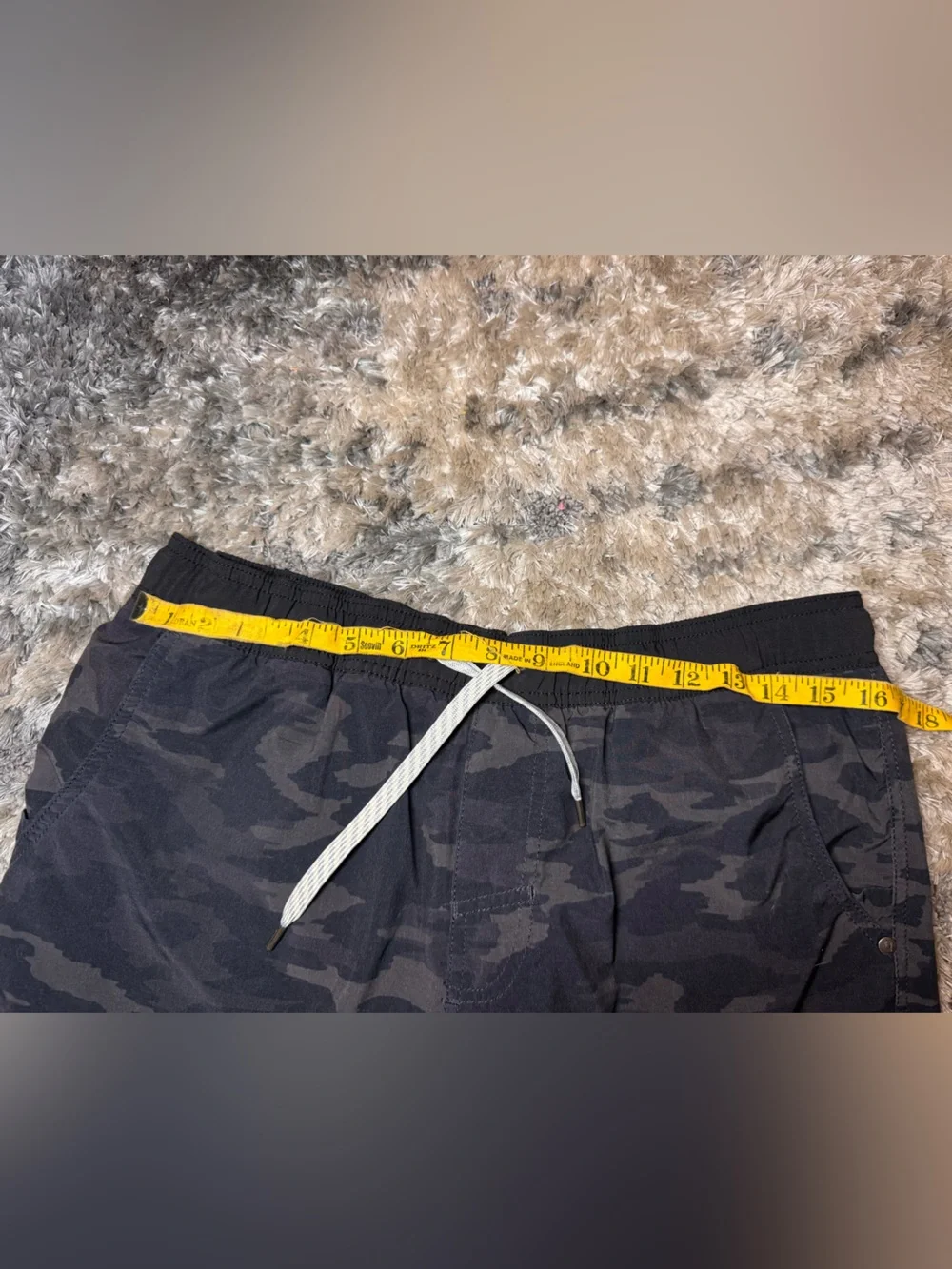 Vuori Core Black Camo Athletic Shorts with Drawstring. Lined 7.5 inseam. - Picture 4 of 4